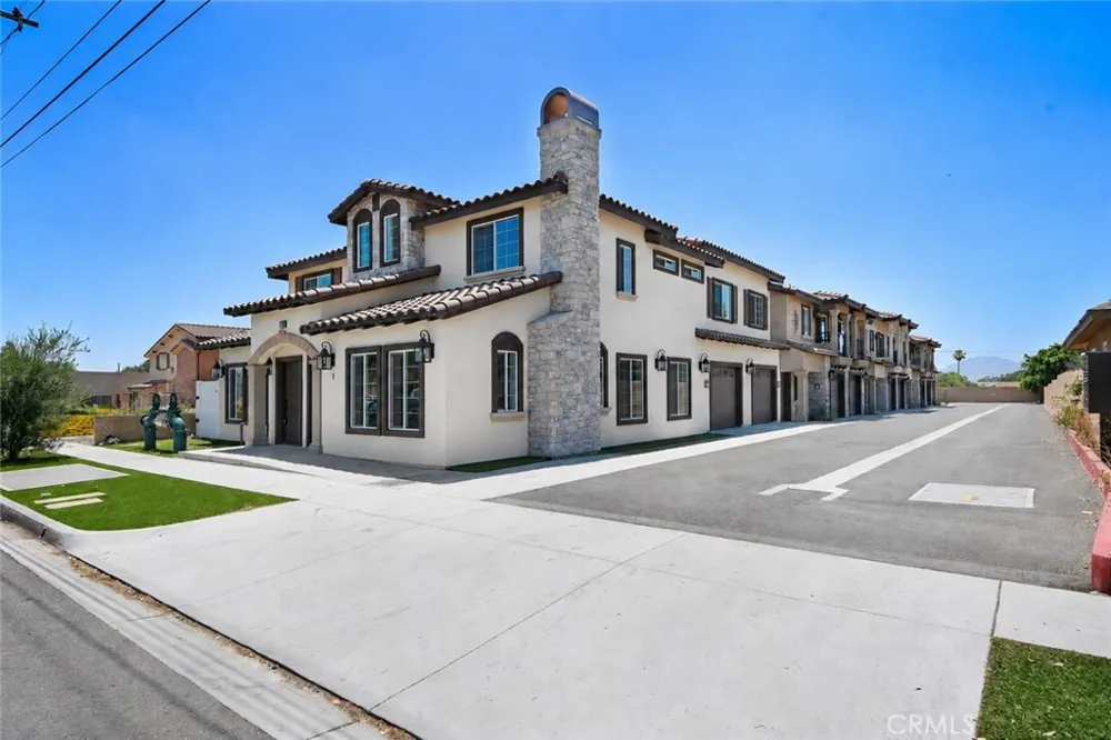 16385 Valencia Avenue #2 Fontana, CA 92335