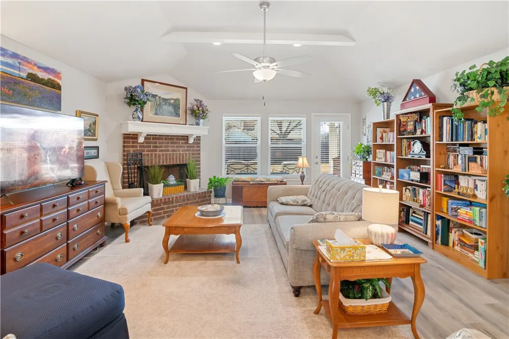 422 Travis Drive McGregor, TX 76657