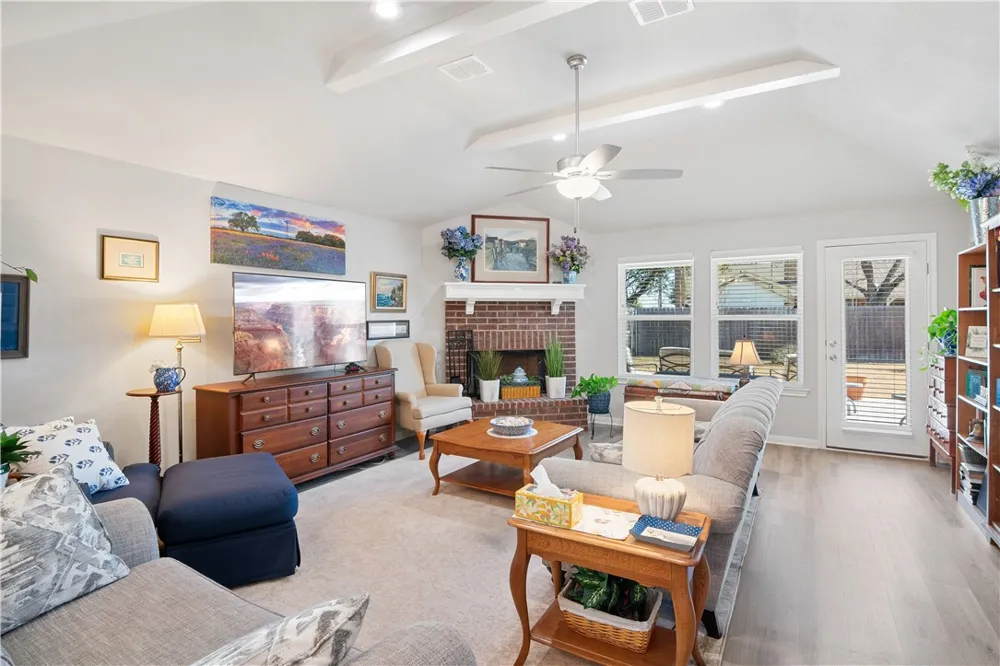 422 Travis Drive McGregor, TX 76657