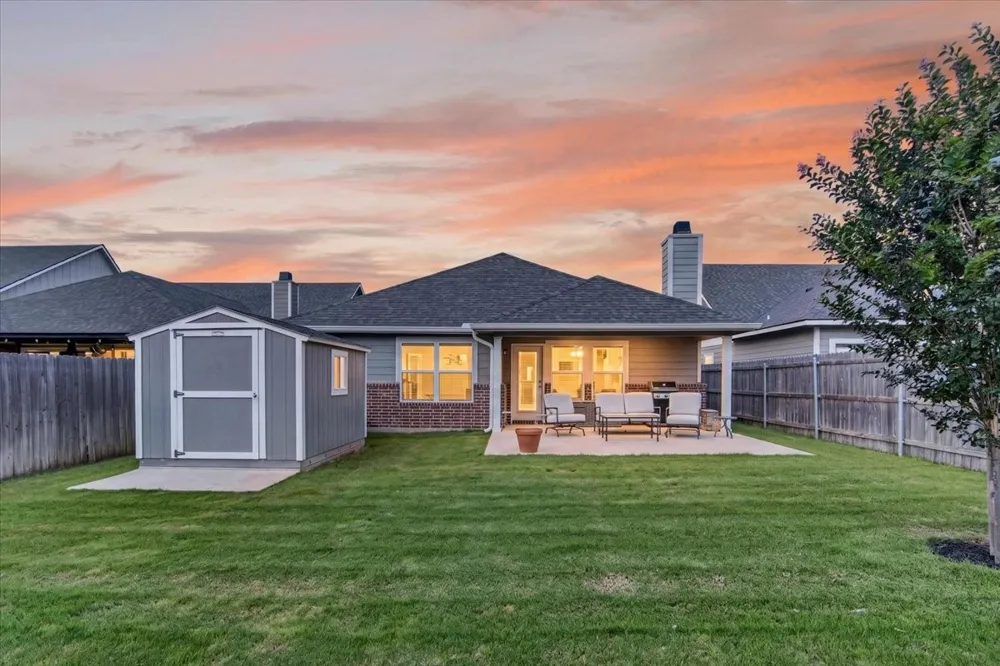 422 Travis Drive McGregor, TX 76657