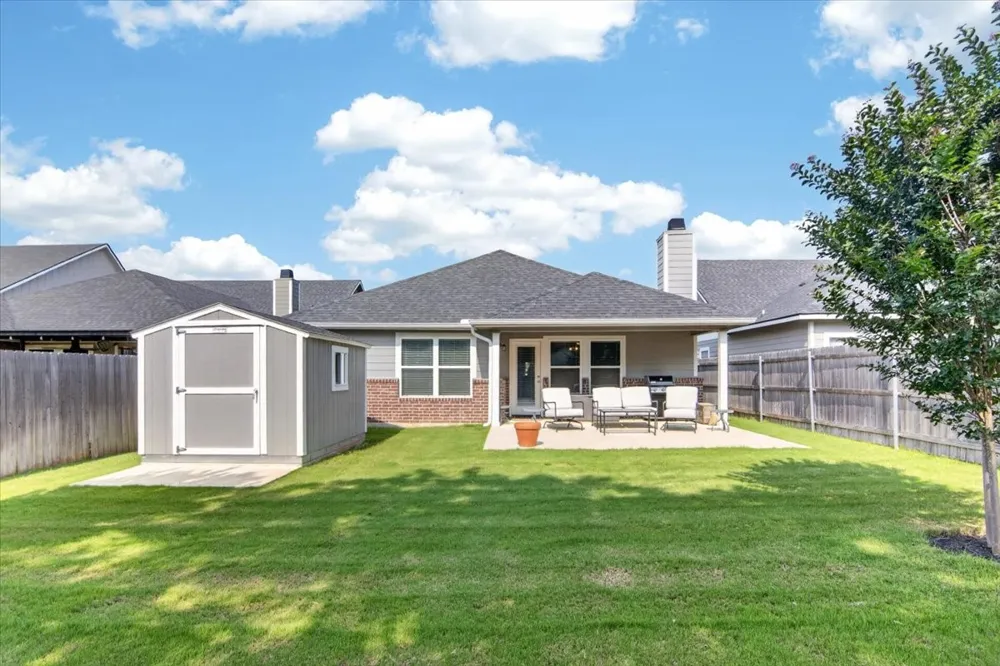 422 Travis Drive McGregor, TX 76657