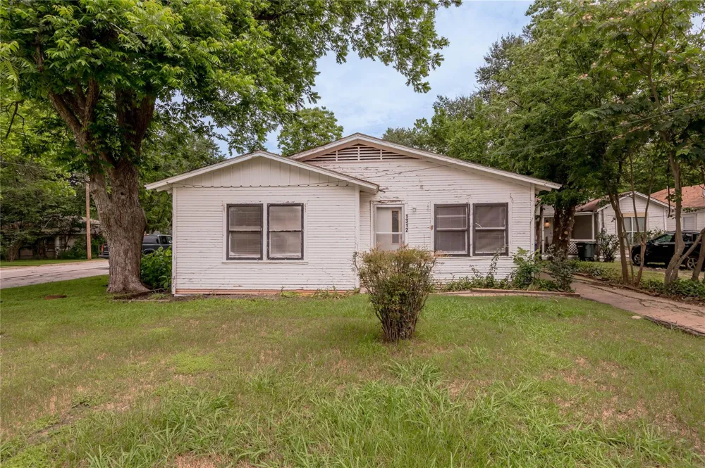 1312 16th Street Huntsville, TX 77340
