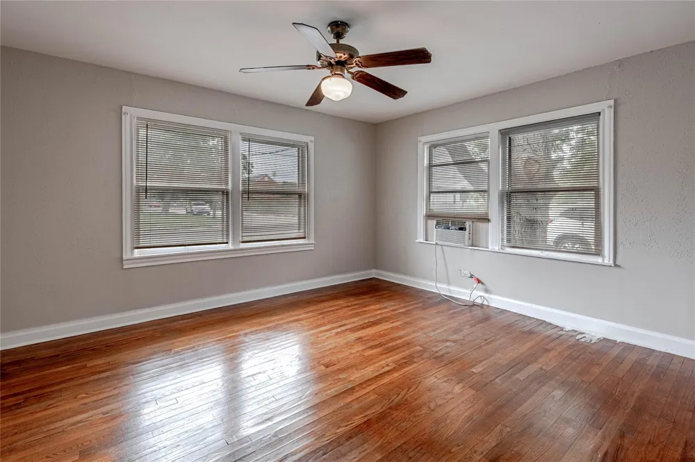 1312 16th Street Huntsville, TX 77340