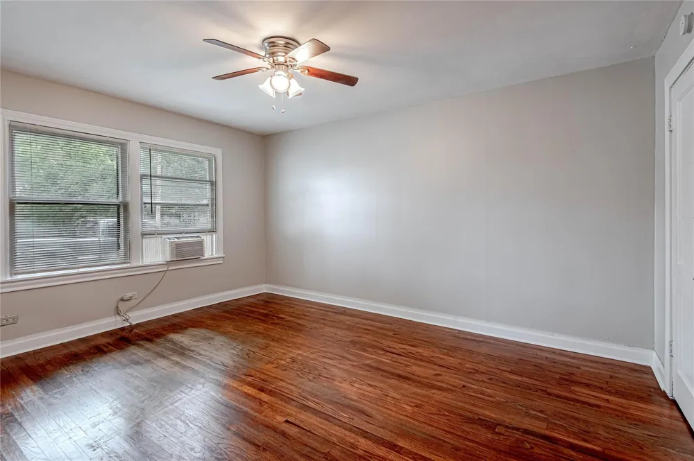 1312 16th Street Huntsville, TX 77340