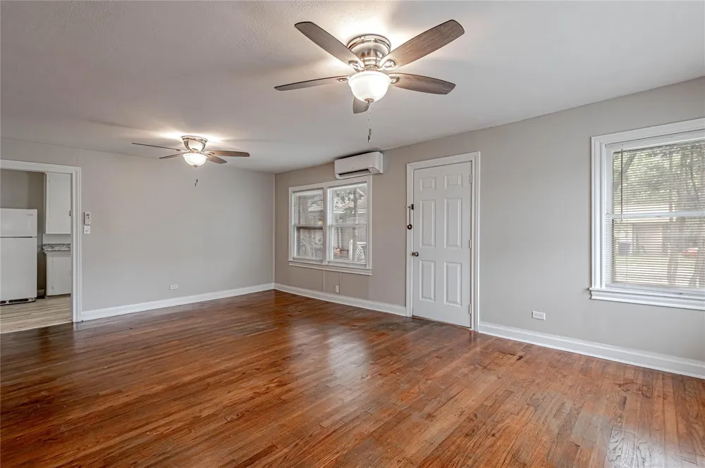 1312 16th Street Huntsville, TX 77340