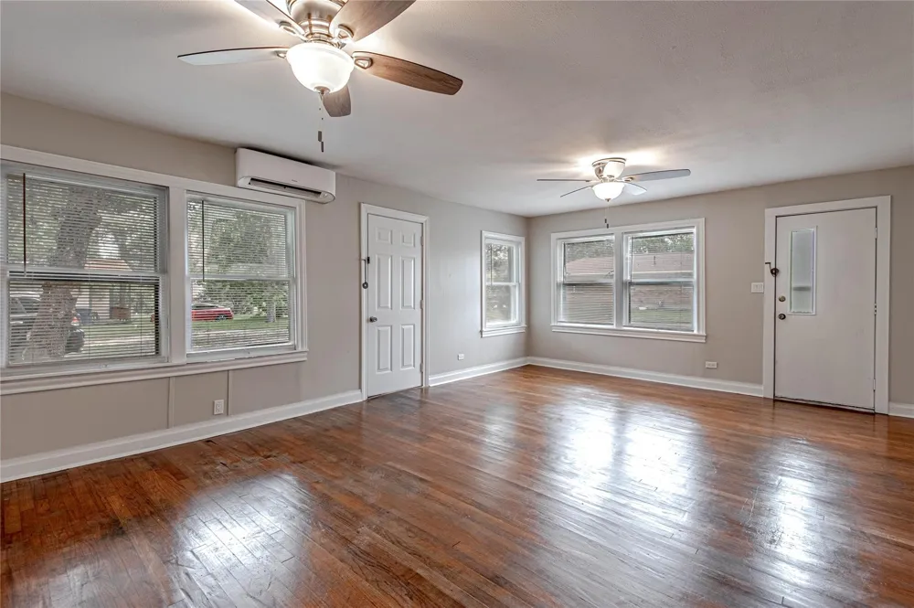 1312 16th Street Huntsville, TX 77340