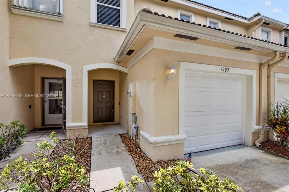 1503 New Castle Ter Wellington, FL 33414