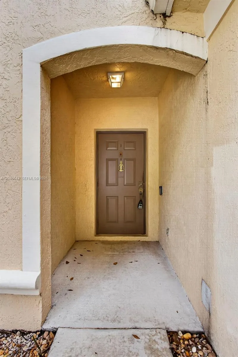 1503 New Castle Ter Wellington, FL 33414