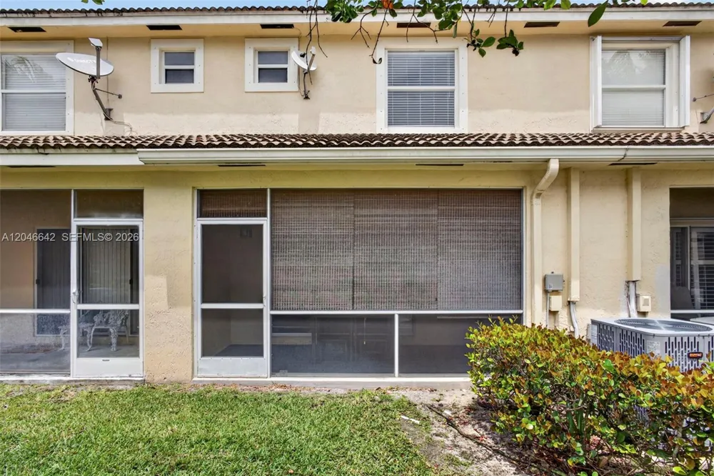 1503 New Castle Ter Wellington, FL 33414