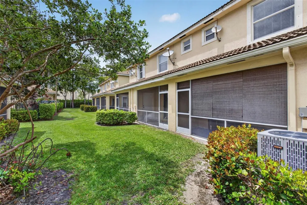 1503 New Castle Ter Wellington, FL 33414