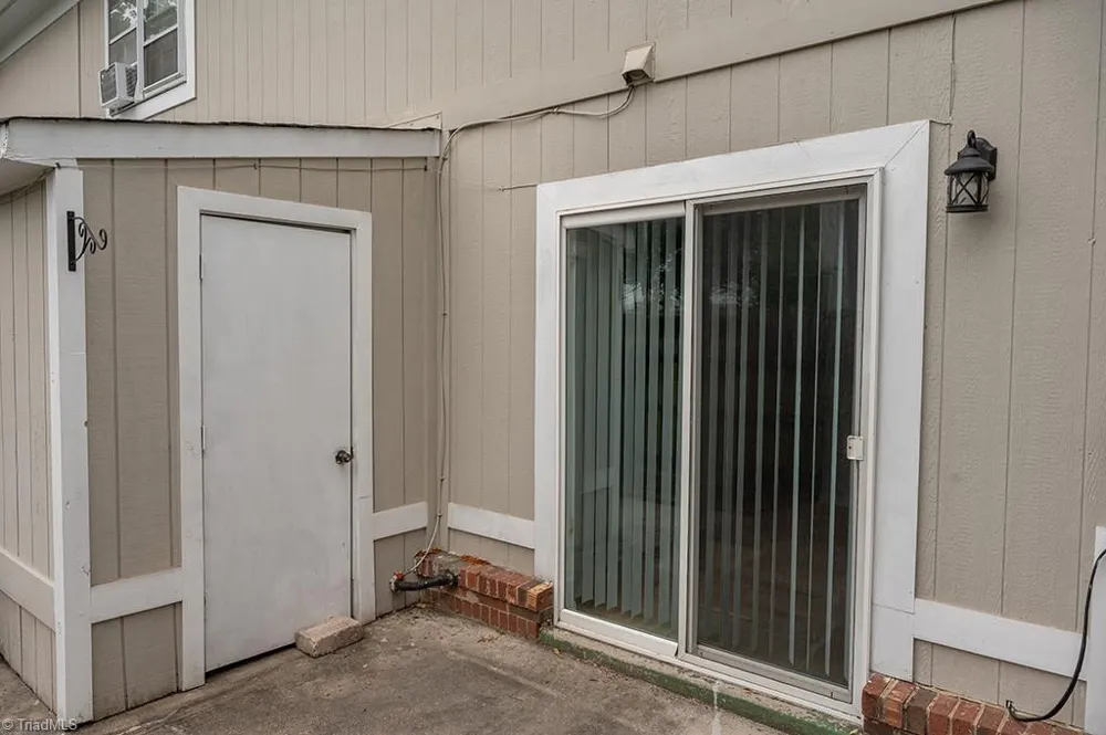 5707 Bramblegate Road #J Greensboro, NC 27409
