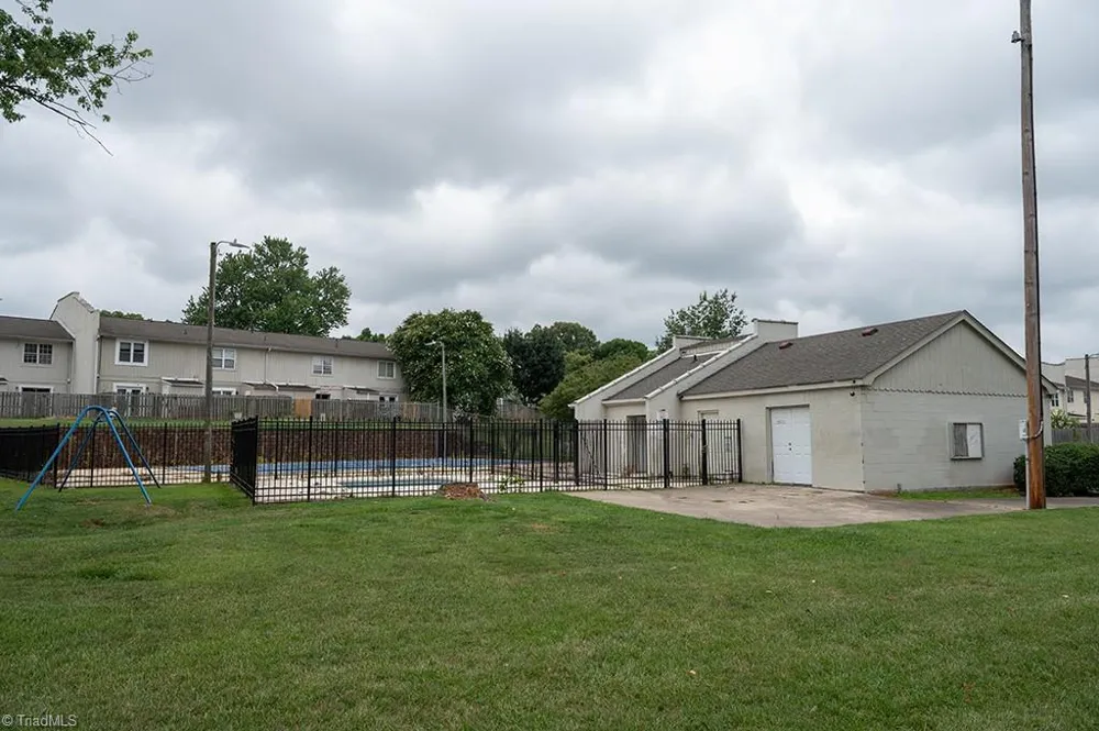 5707 Bramblegate Road #J Greensboro, NC 27409
