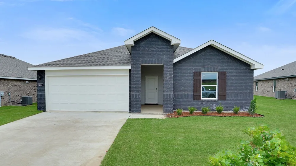 2011 E San Antonio Street Broken Arrow, OK 74011