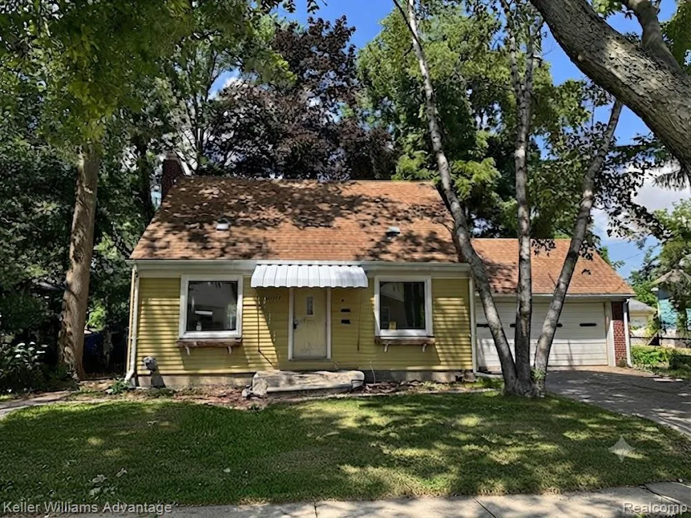 23037 Rausch Avenue Eastpointe City, MI 48021