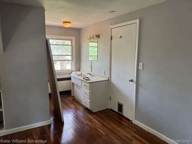 23037 Rausch Avenue Eastpointe City, MI 48021