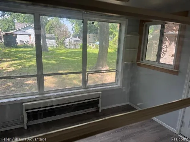 23037 Rausch Avenue Eastpointe City, MI 48021