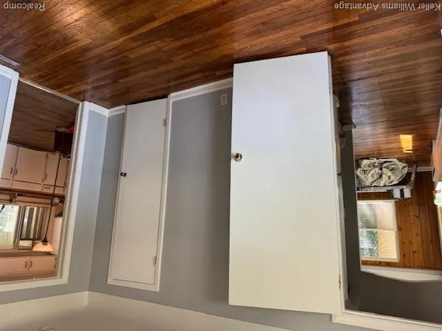 23037 Rausch Avenue Eastpointe City, MI 48021