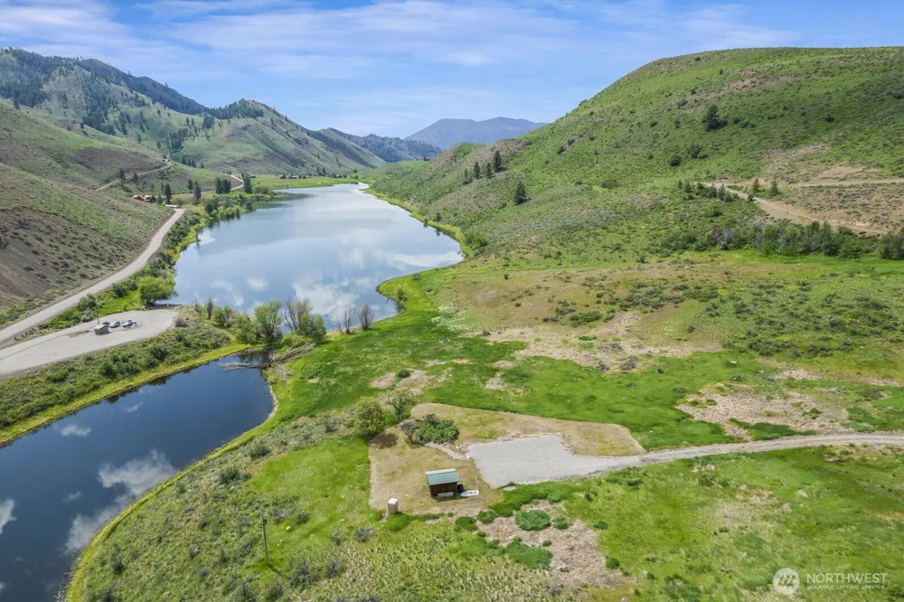 29 Heritage Rose Road Winthrop, WA 98862