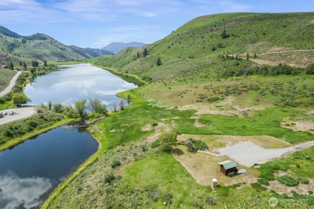 29 Heritage Rose Road Winthrop, WA 98862