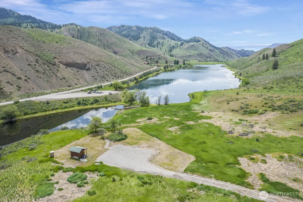 29 Heritage Rose Road Winthrop, WA 98862
