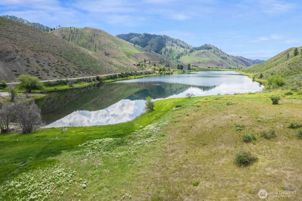 29 Heritage Rose Road Winthrop, WA 98862