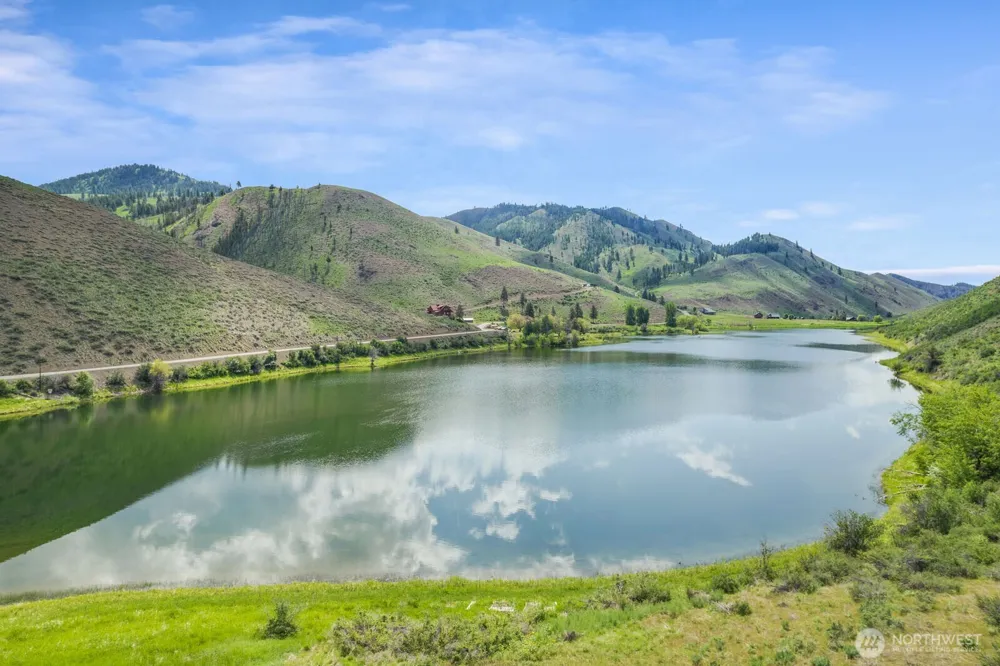 29 Heritage Rose Road Winthrop, WA 98862