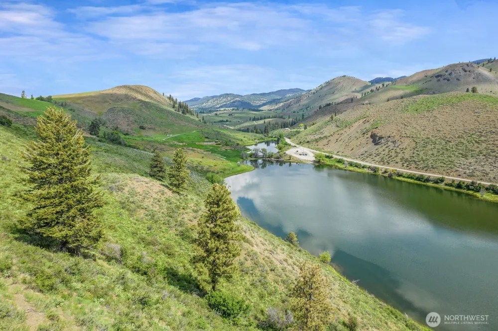 29 Heritage Rose Road Winthrop, WA 98862