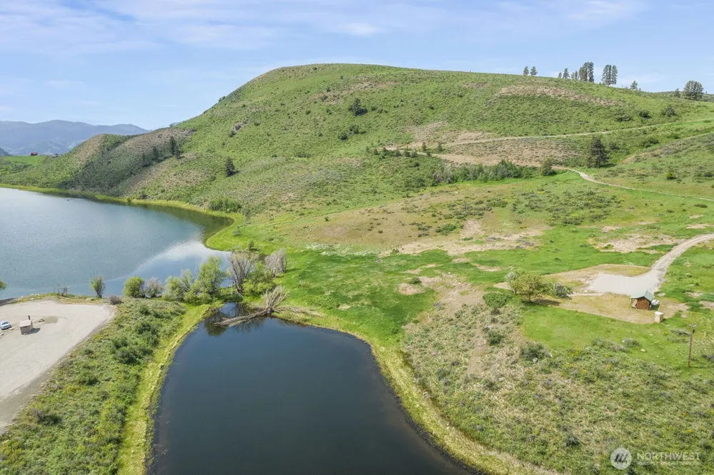 29 Heritage Rose Road Winthrop, WA 98862