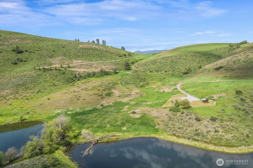 29 Heritage Rose Road Winthrop, WA 98862