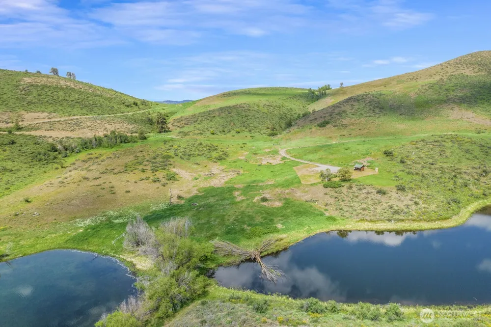 29 Heritage Rose Road Winthrop, WA 98862