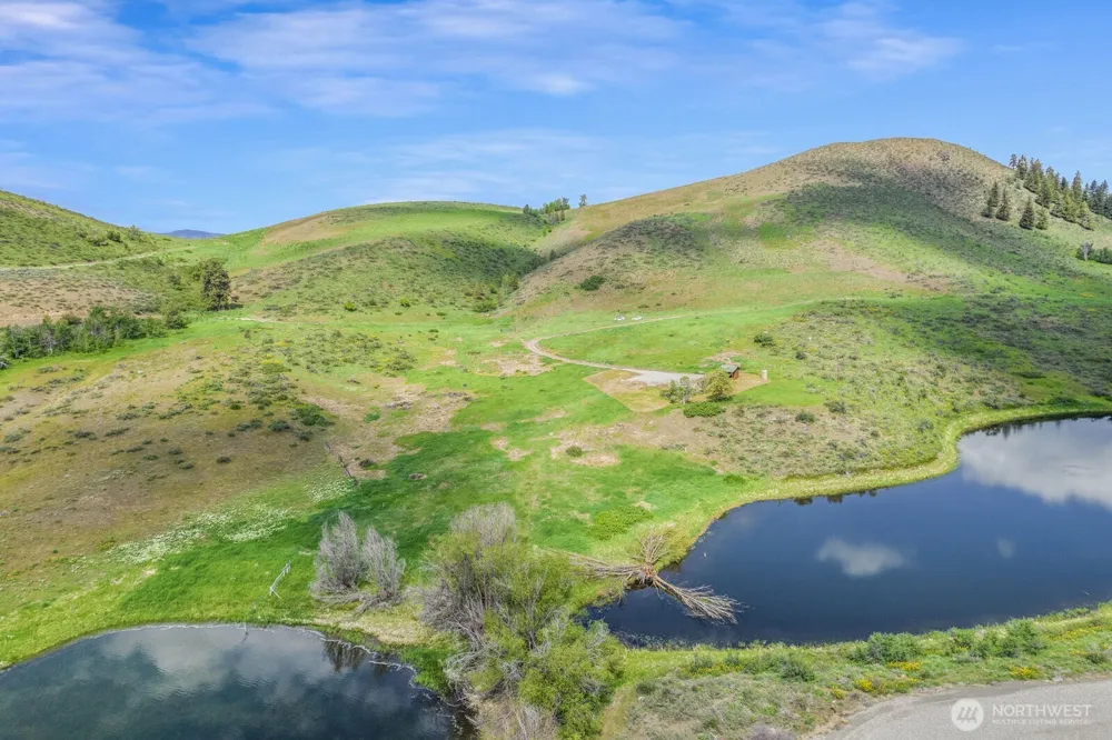29 Heritage Rose Road Winthrop, WA 98862
