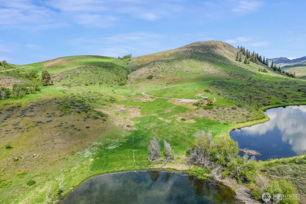 29 Heritage Rose Road Winthrop, WA 98862