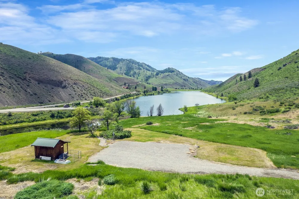 29 Heritage Rose Road Winthrop, WA 98862