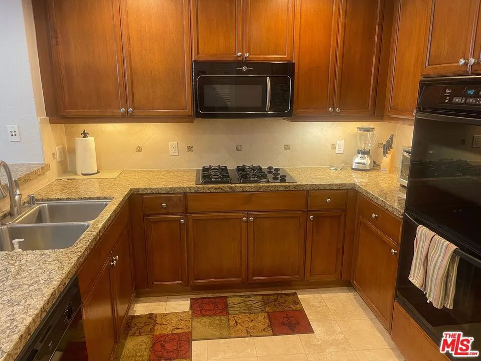 5625 Crescent Parkway #106 Playa Vista, CA 90094