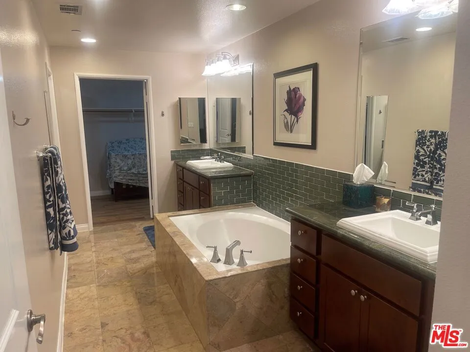 5625 Crescent Parkway #106 Playa Vista, CA 90094