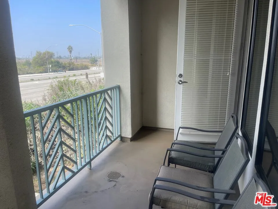 5625 Crescent Parkway #106 Playa Vista, CA 90094