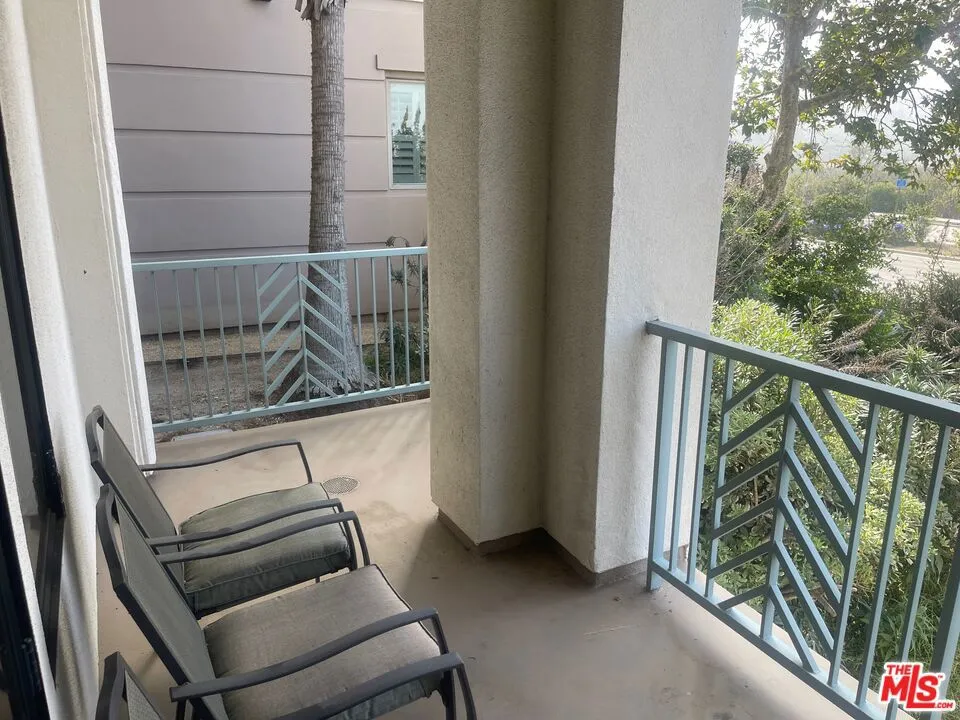 5625 Crescent Parkway #106 Playa Vista, CA 90094