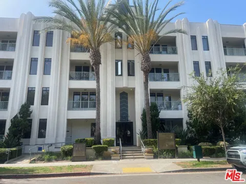 5625 Crescent Parkway #106