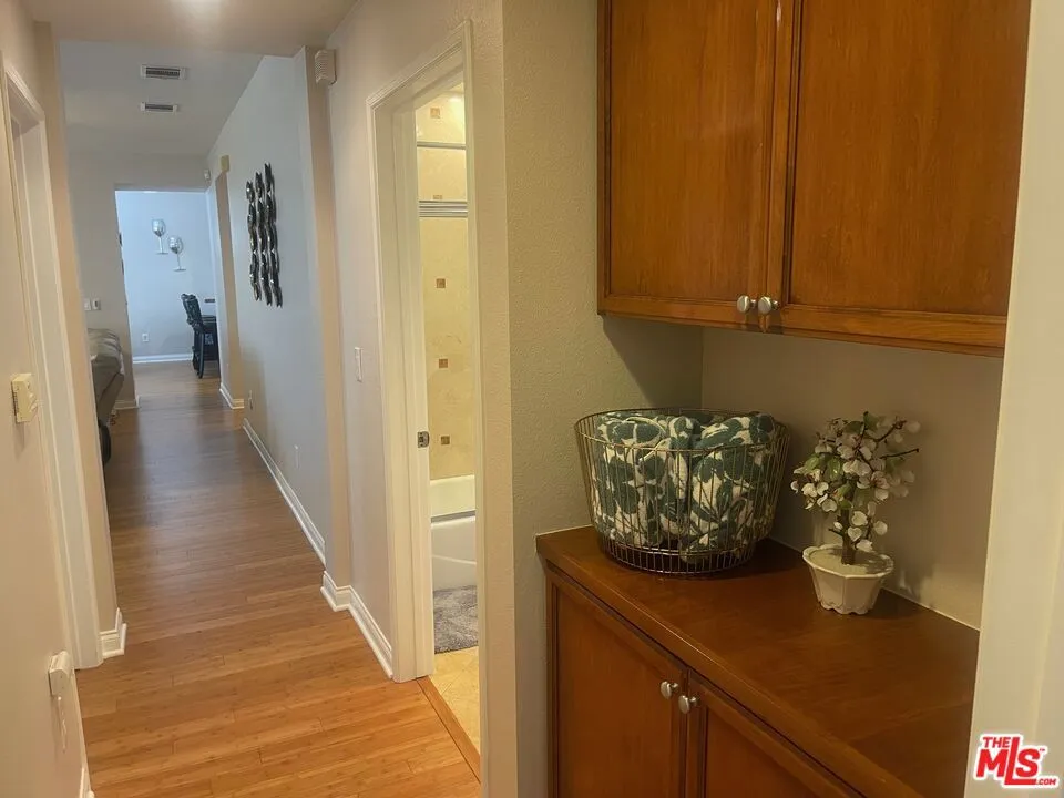 5625 Crescent Parkway #106 Playa Vista, CA 90094