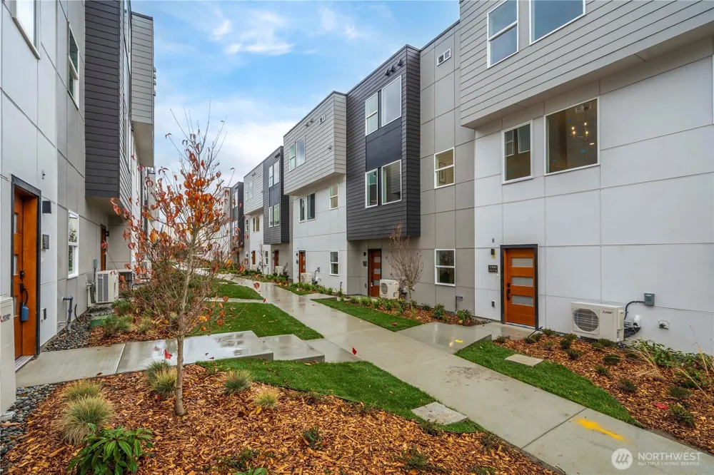 11548 17th Circle SW Burien, WA 98146