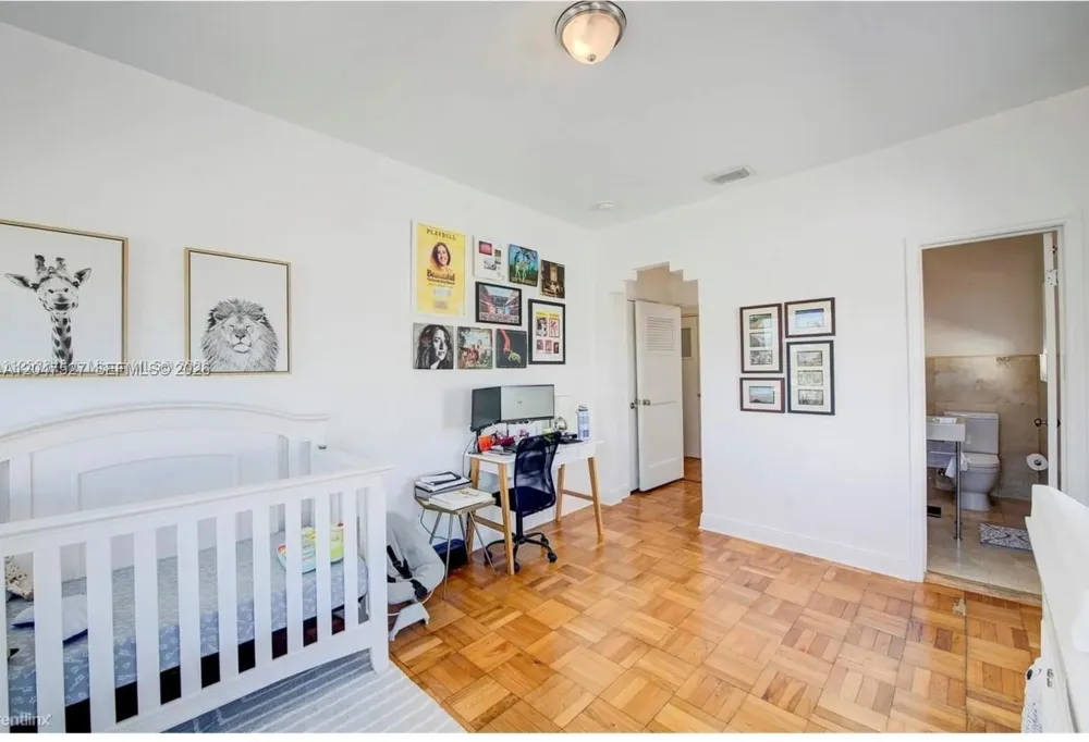 4035 Meridian Ave #PH Miami Beach, FL 33140