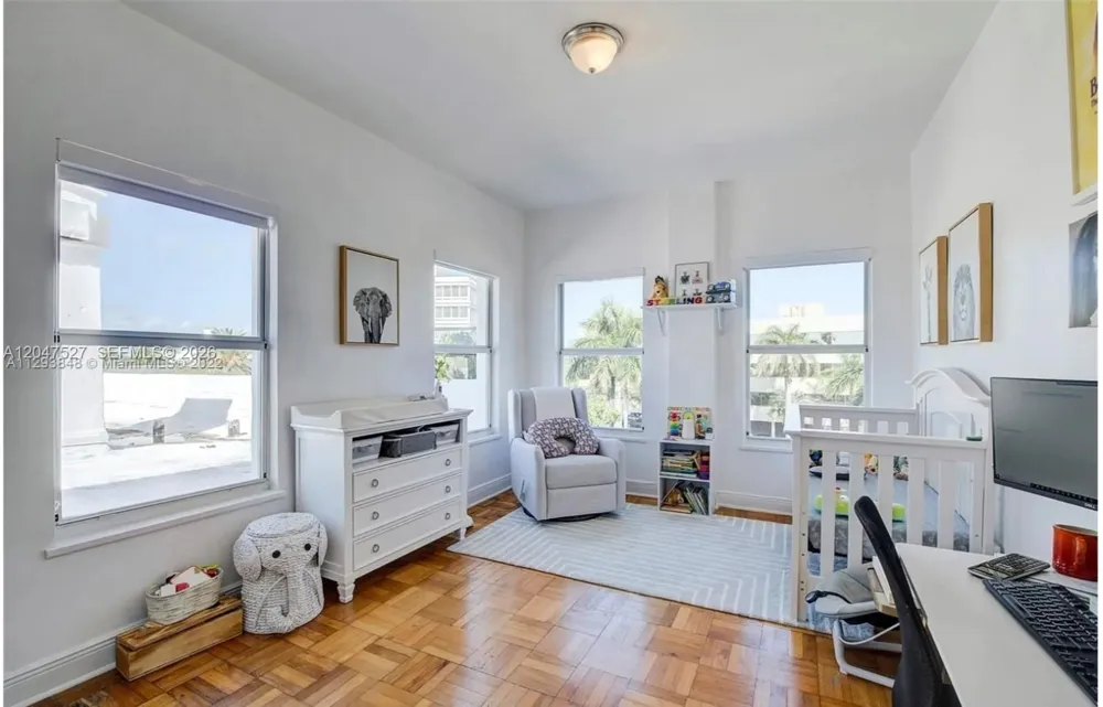 4035 Meridian Ave #PH Miami Beach, FL 33140