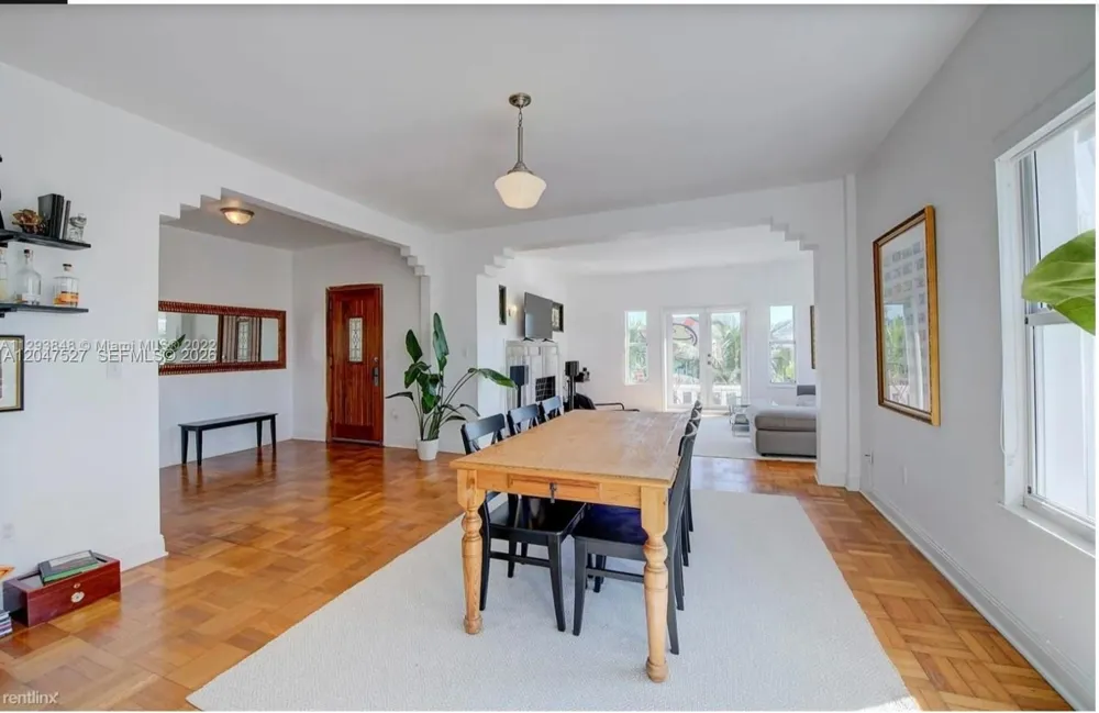 4035 Meridian Ave #PH Miami Beach, FL 33140