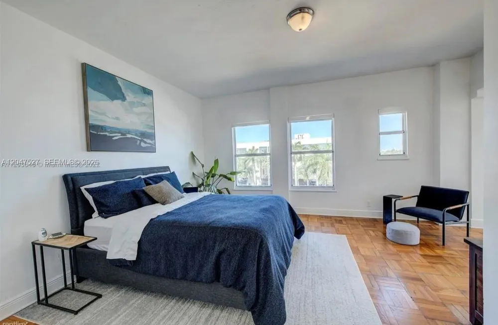 4035 Meridian Ave #PH Miami Beach, FL 33140