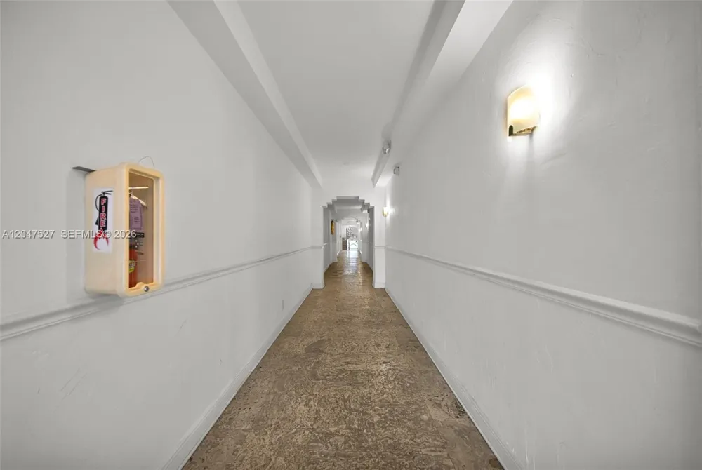 4035 Meridian Ave #PH Miami Beach, FL 33140