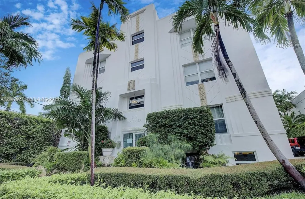 4035 Meridian Ave #PH Miami Beach, FL 33140