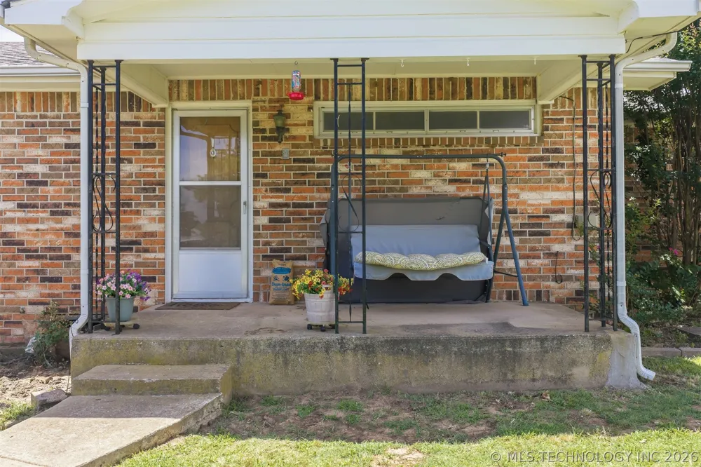 302 3rd Street Velma, OK 73442
