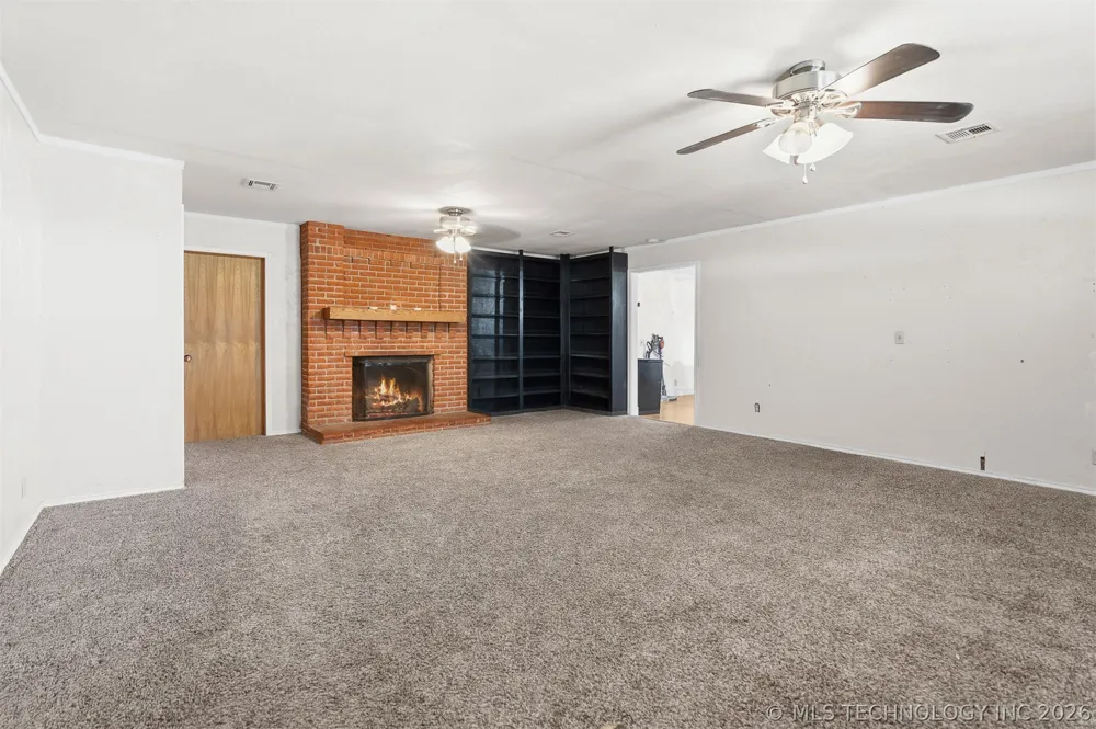 302 3rd Street Velma, OK 73442