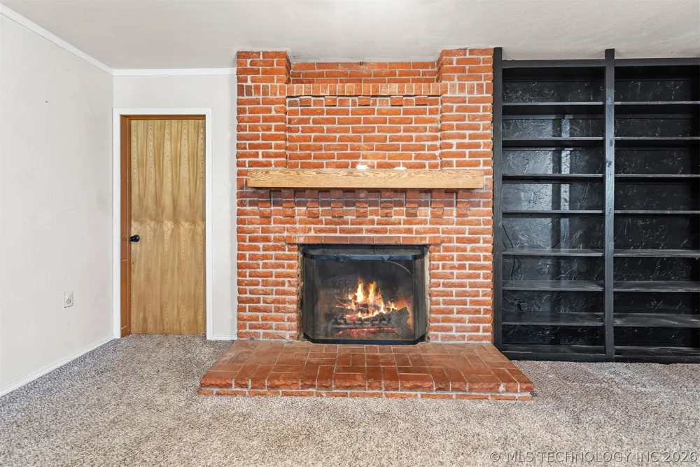 302 3rd Street Velma, OK 73442