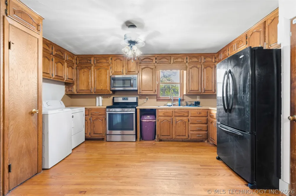 302 3rd Street Velma, OK 73442